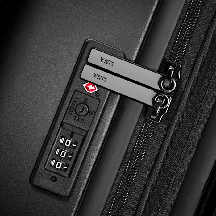 Чемодан американского бренда Traveler’s Choice