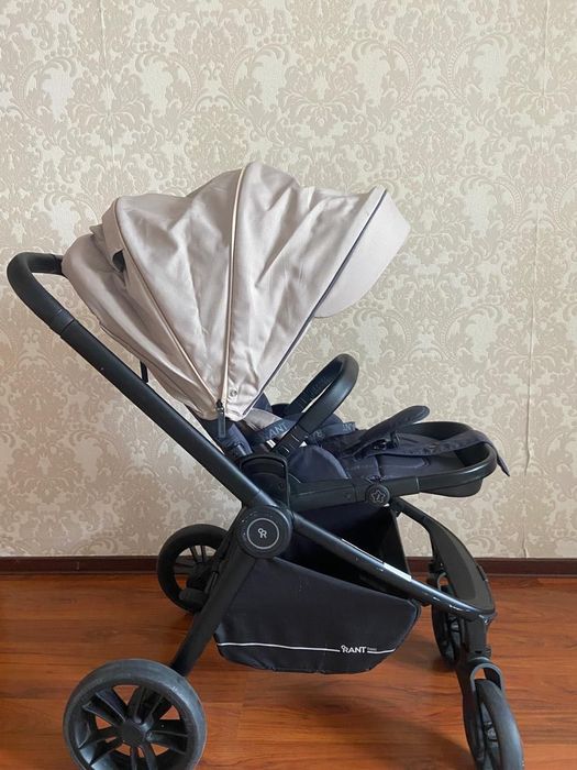 Коляска для малышей