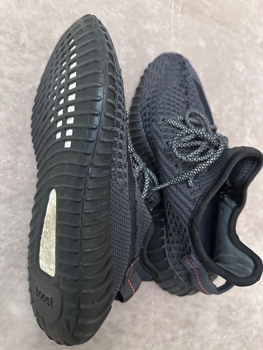 Продам кроссовки adidas yeezy