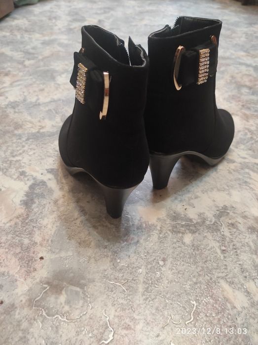 АКЦИЯ. Ботильоны новые 37 размер, замшевые