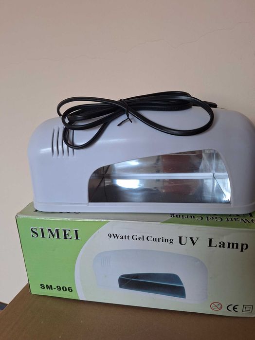 Лампа за маникюр UV