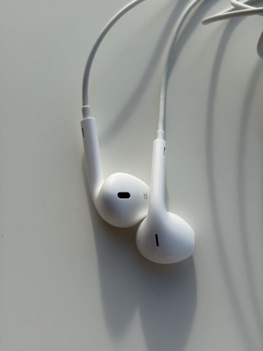 Căști cu fir EarPods Apple pentru iPhone cu lightning
