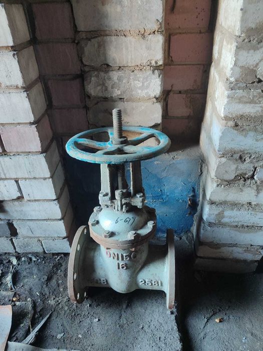 Задвижка DN150 16 фланцевая