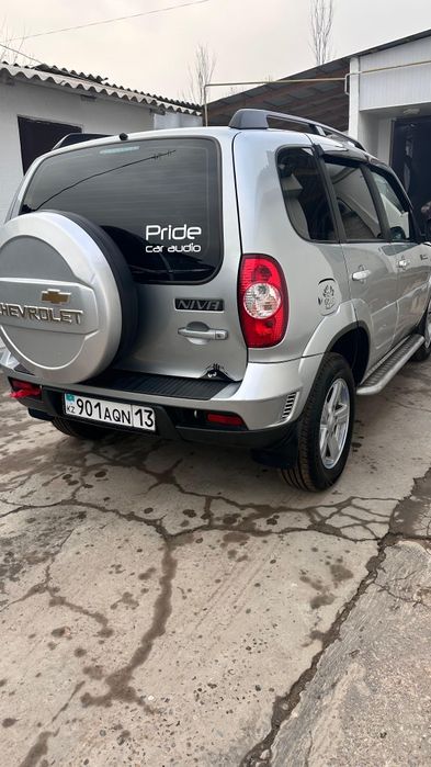 Нива Шевроле люкс 2014года