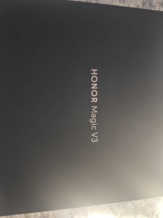 Продам смартфон Honor magic v3