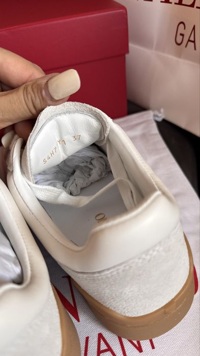 Adidasi Valentino -marime 36,37/premium full box/video