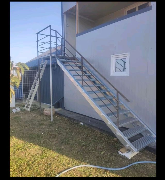 Văns scară la comandă