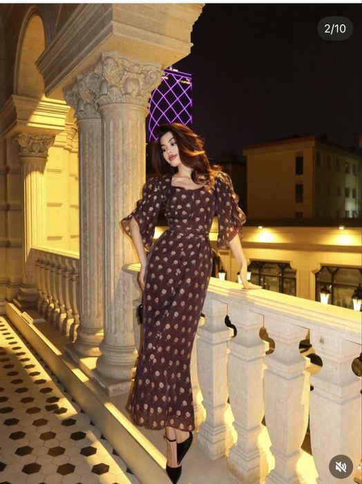 Продается элегантное платье. Размер:44