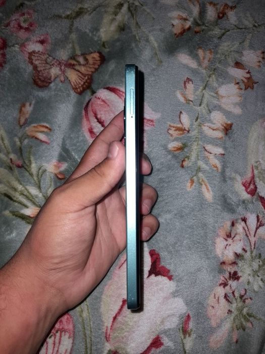 Infinix smart 8 , yaxshi holatda , narxi kelishiliadi
