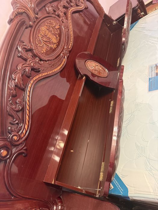 Спальный гарнитур