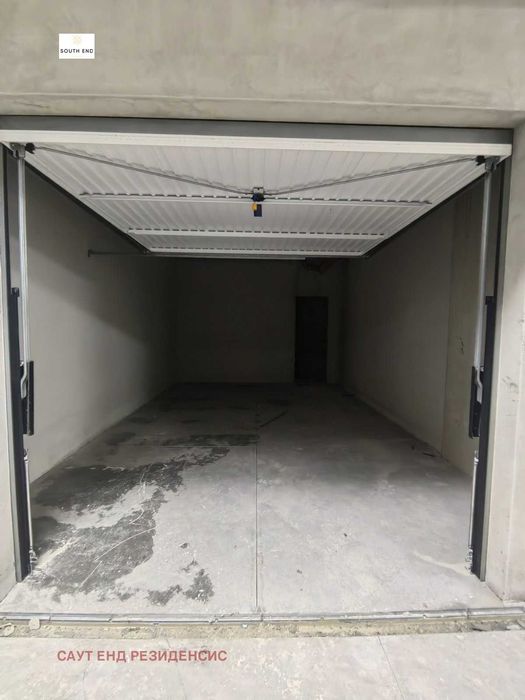 ГАРАЖ + МАЗЕ - Кръстова вада на бул. Черни връх 182