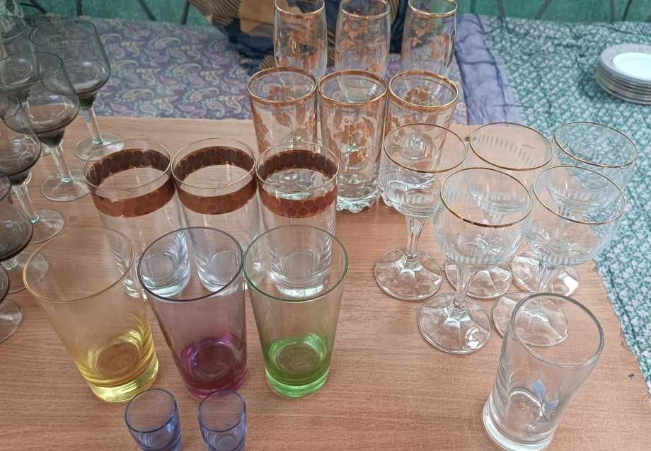 Бокалы, фужеры, стаканы