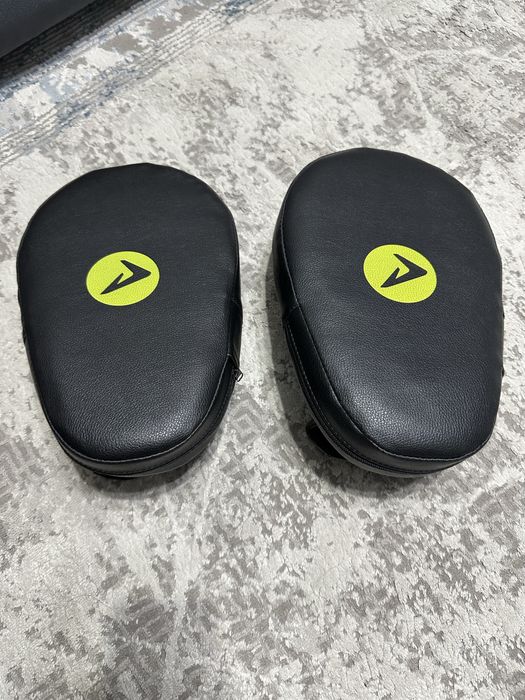 Лапы demix,черного цвета