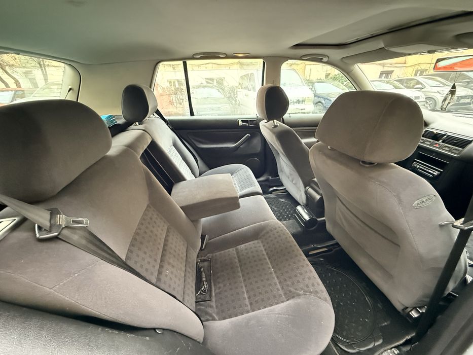 Vand Golf 4 1.6 Benzina