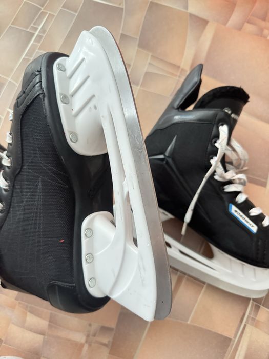 Продам коньки 38 размер