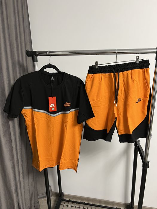 Compleu NIKE TECH super calitate