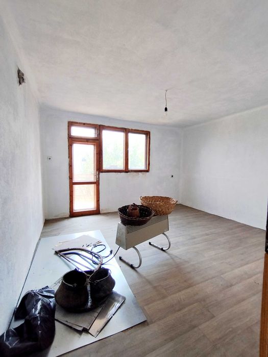 Продава къща в с. Туроковци