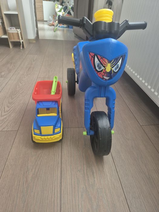 Basculante si trotinete copii