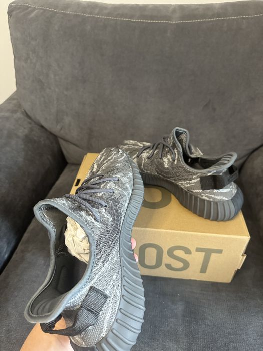 Yezzy 350v2 Dark Salt