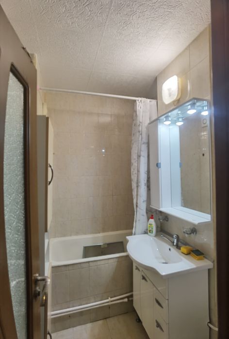Proprietar apartament 2 camere de închiriat, zona gări