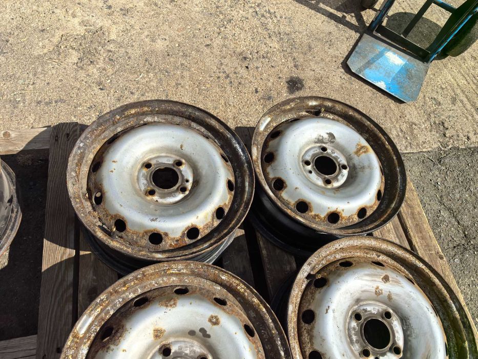 15 цола 4 х 100 мм Дачия / Рено - 6 Инча / ЕТ 50