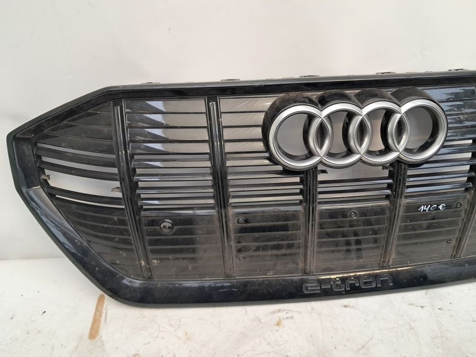 Грил решетка Audi  E-Tron