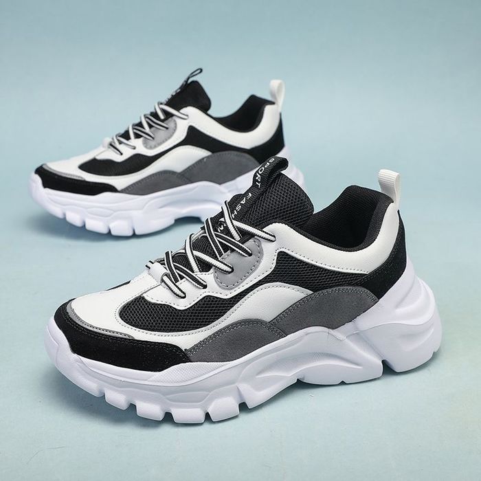 Продам спортивные кроссовки