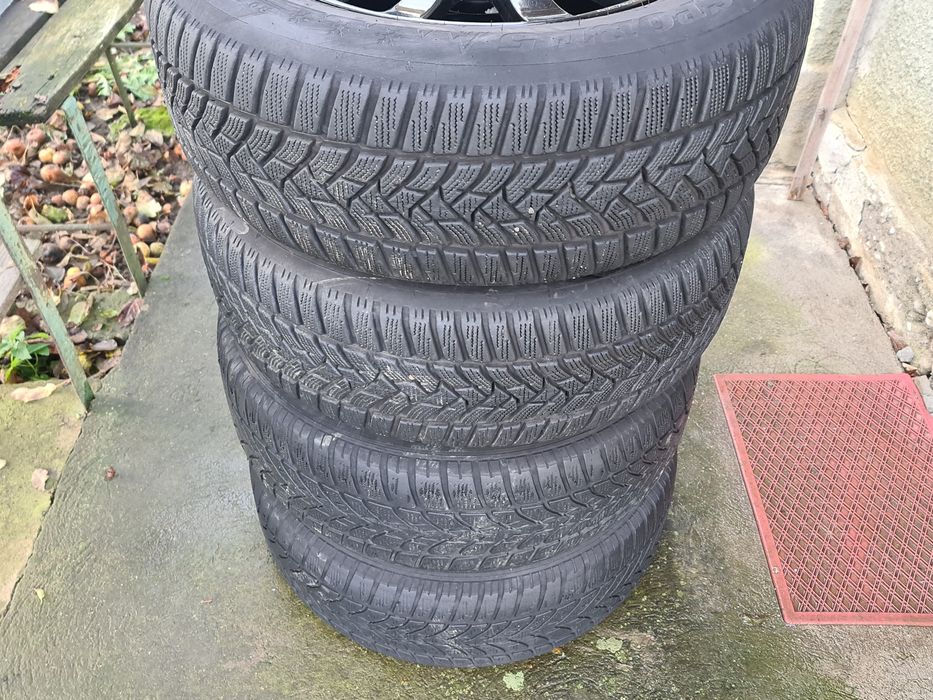 215 60 R 16 jante aliaj cu cauciucuri de iarna 5 x 108 ET 40 FORD