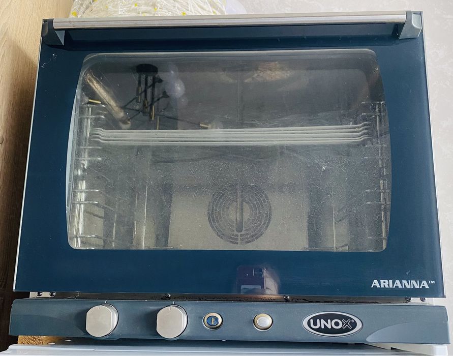 Конвекционная печь Unox Arianna