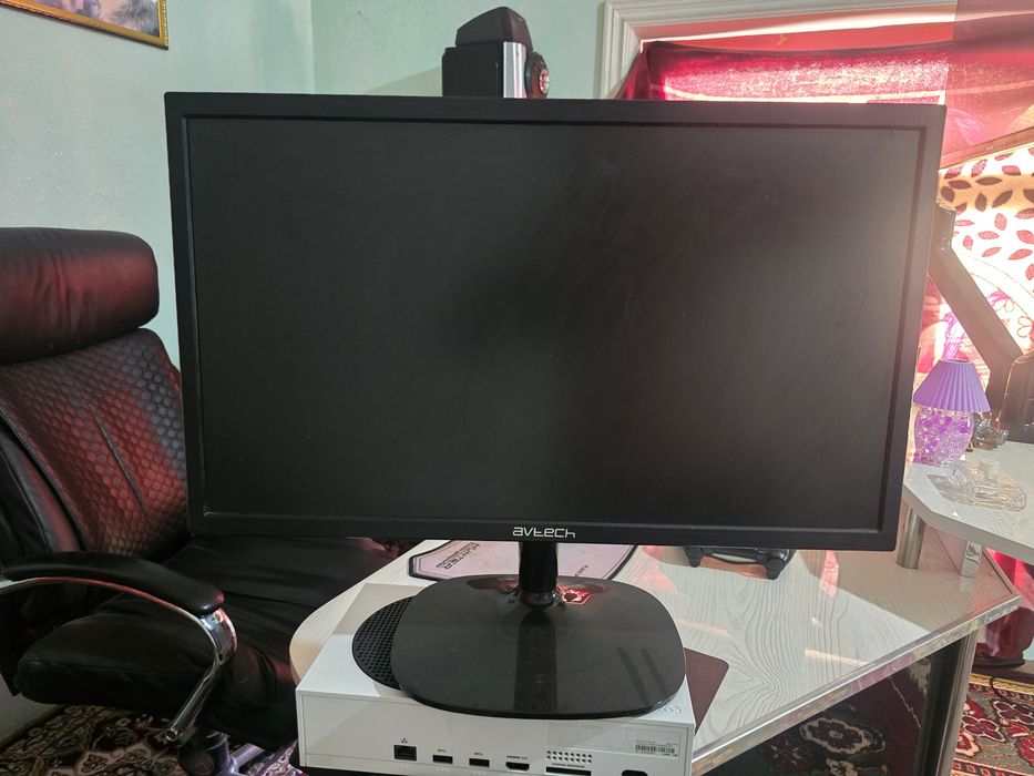 Avtech manitor 22 sotiladi
