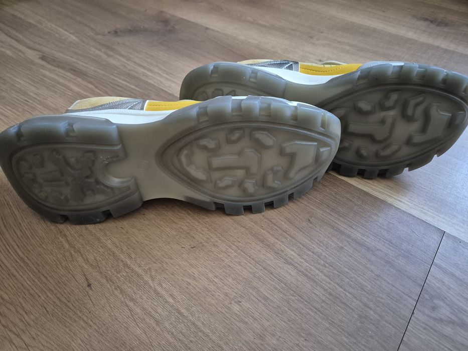 Snickers Botinelli, marimea 40, Italy