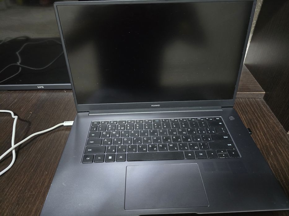 Huawei MateBook D15 — идеальное состояние