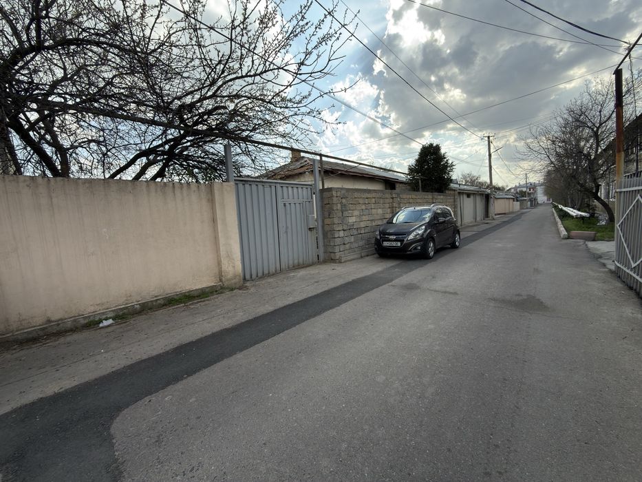 Продажа участка Геофизика 6,6 соток сквозной с выходом на две улицы