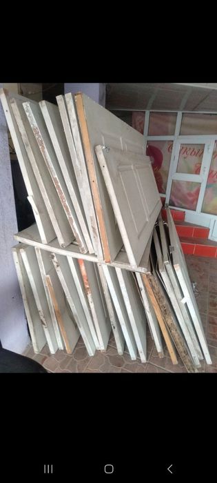 Двери межкомнатные б/у