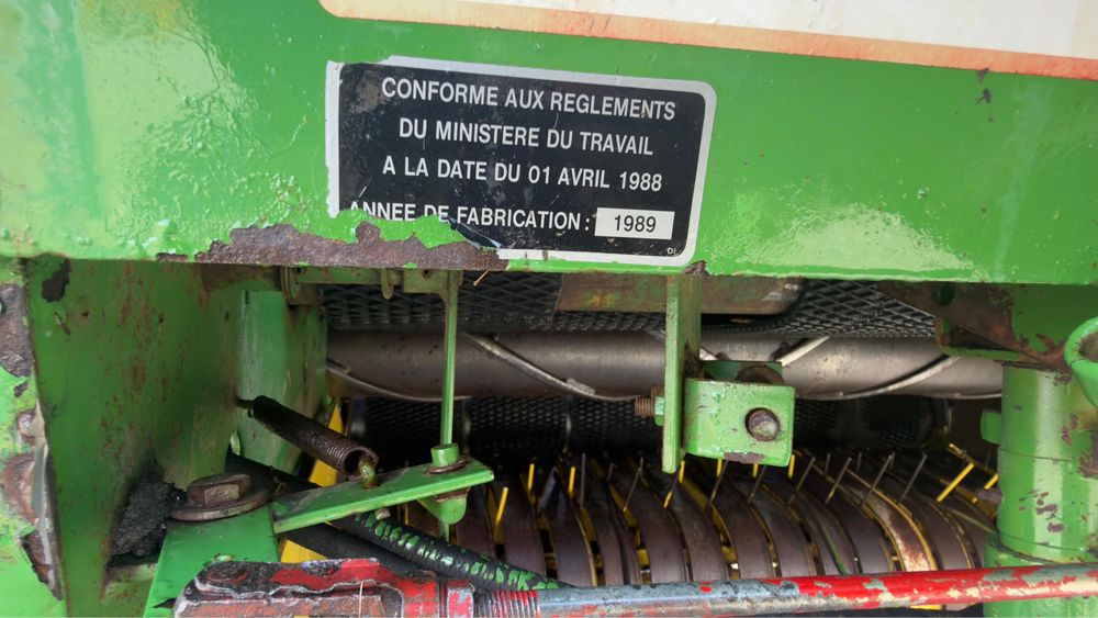 Presa de balotat John Deere 550
