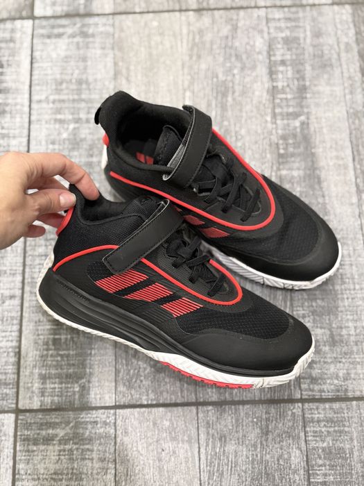 Маратонки Adidas 37 1/3 номер