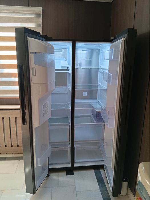 Холодильник Samsung