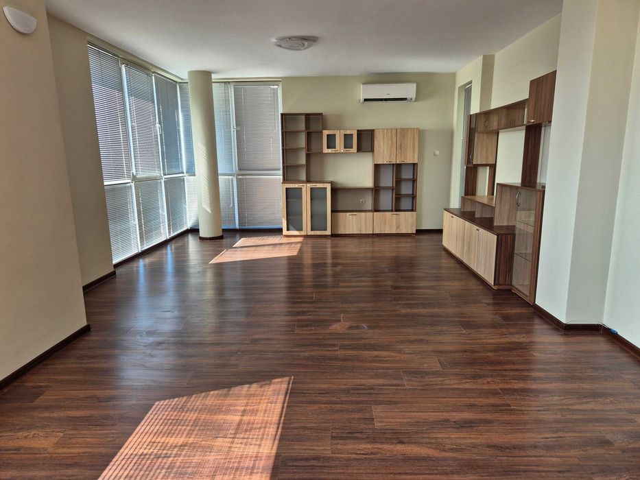 Продавам тристаен южен апартамент в гр.Велико Търново