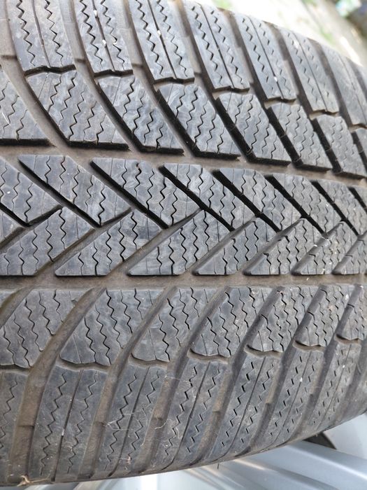 Roti iarna Bmw X3 F25 X4 F26 245/50/18 Bridgestone