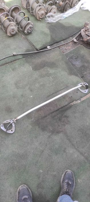 Распорка передник стоек