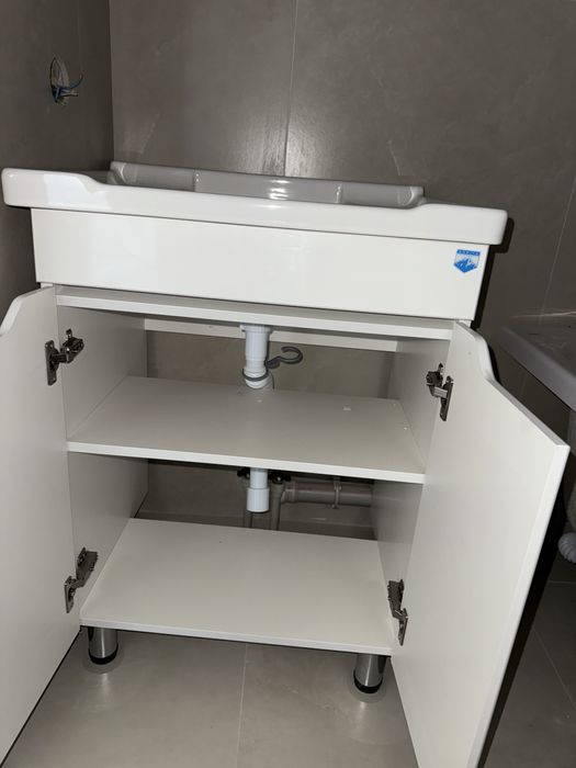 Продам раковину с тумбой