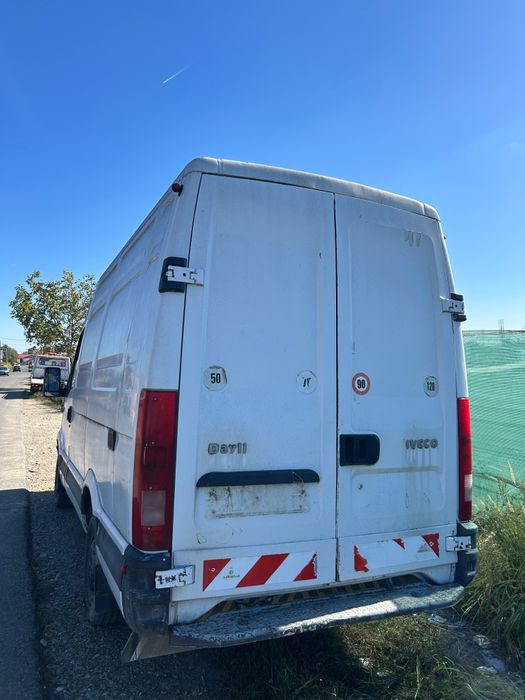 Dezmembrez iveco daily motor 2.8 turbo sau vând întreg
