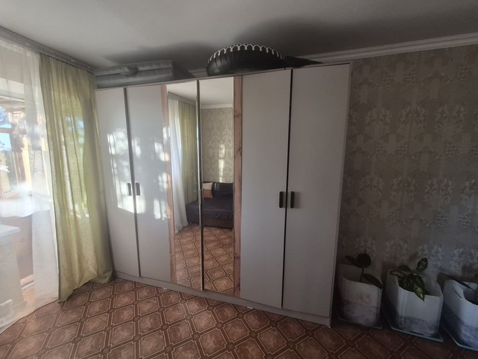 Продам спальный гарнитур