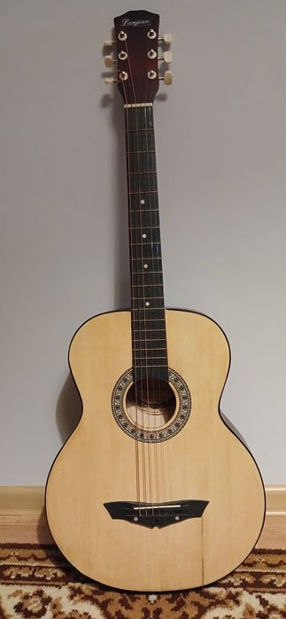 Продам   гитару в хорошем состоянии