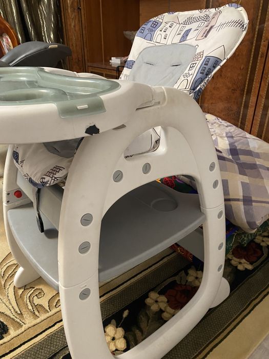 Детский столик