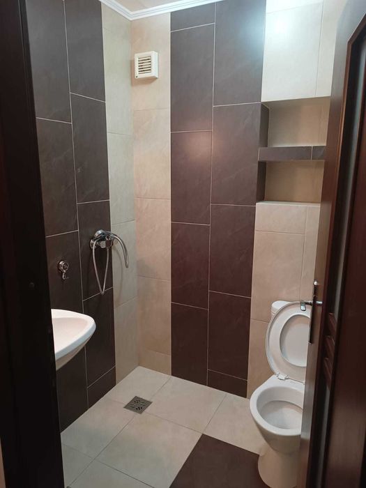 Inchiriez apartament 3 camere in bloc Ucatana, strada Narciselor 33