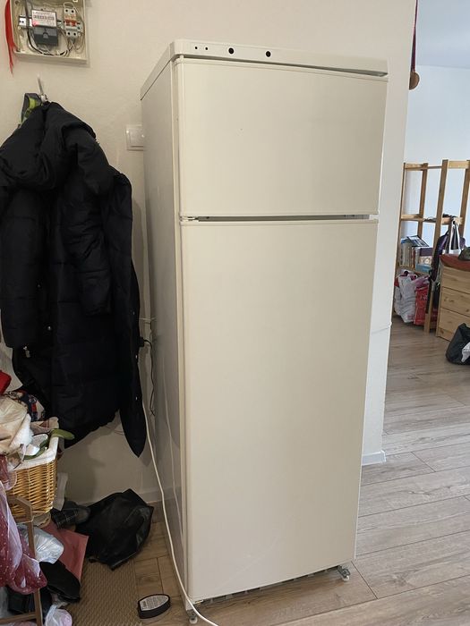 Продам холодильник б/у Бирюса