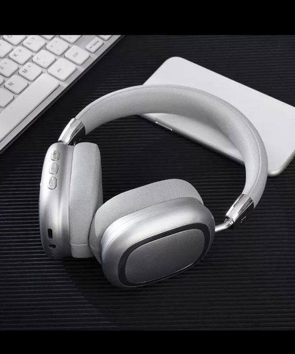 i25 Quietcomfort ultra headphones