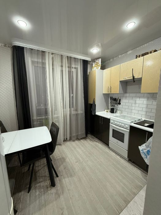 Продам 1 комн. Район 8 Школа.