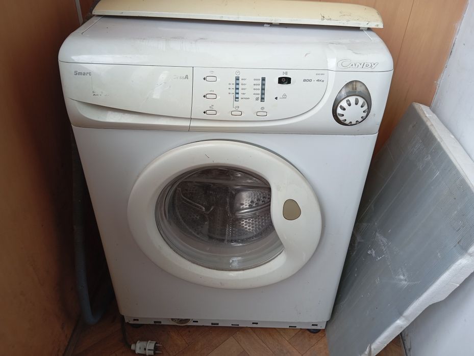 Продам на запчасти машинку и  телевизор